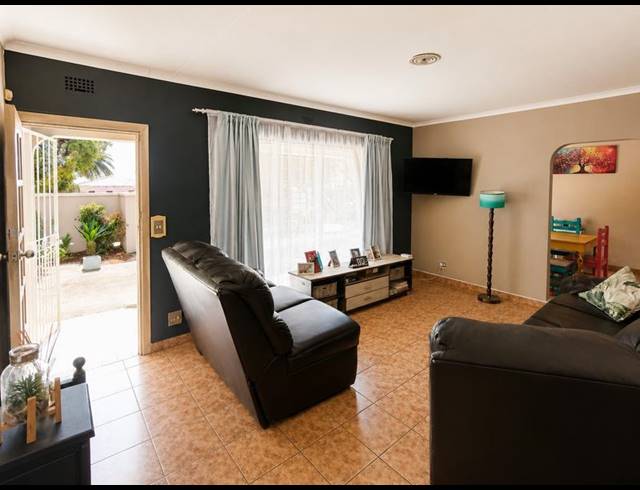 5 BEDROOM HOUSE FOR SALE IN BRACKENDOWNS